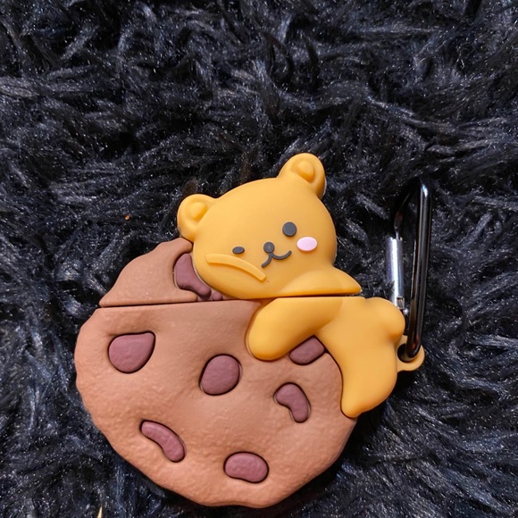 Cute Teddy Bear Airpod case - Picture 4 of 7
